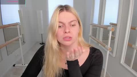 Snapshot of elizabethmad chatting on September 2025 07:23:01 AM elizabethmad online show from September 2025 07:23:01 AM