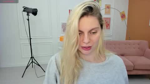 Snapshot of elizabethmad chatting on November 2025 06:24:02 AM elizabethmad online show from November 2025 06:24:02 AM