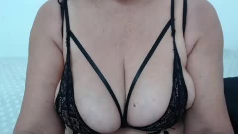 ElizabethMiler online show from July 2026 03:43:01 PM