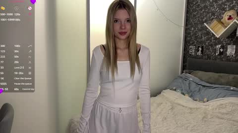 Mia online show from April 2026 06:29:02 AM