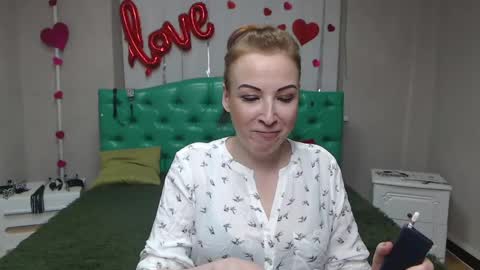 ElizabethSho online show from May 2026 06:15:02 PM