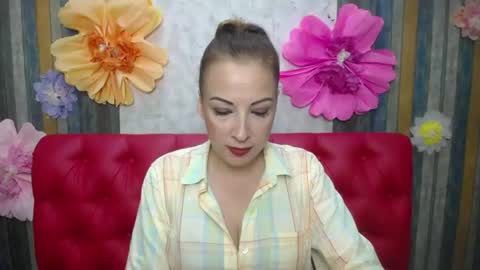 ElizabethSho online show from July 2026 05:28:01 PM