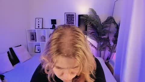 Elizabeth online show from May 2026 05:40:01 PM