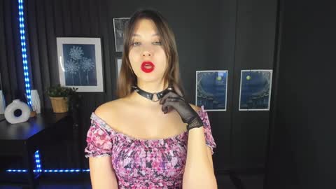 Eliza online show from December 2024 06:20:02 PM