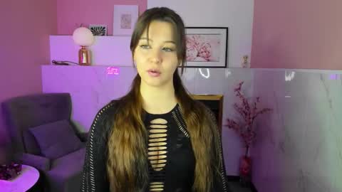 Eliza online show from November 2025 01:04:01 PM