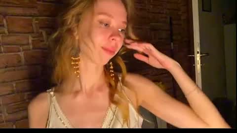 Eliza online show from July 2026 08:52:02 PM
