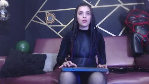   online show from December 2024 10:27:02 PM