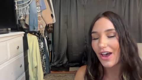 Ella online show from July 2026 07:39:01 PM