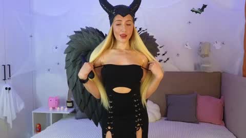 Snapshot of ella__sweety chatting on October 2025 02:23:02 AM Ella online show from October 2025 02:23:02 AM