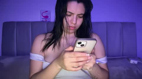 Ella  online show from October 2025 05:44:02 AM