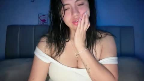 Ella  online show from December 2025 11:34:02 PM