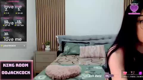 Snapshot of ella_chloe chatting on May 2026 09:10:02 PM Chloe online show from May 2026 09:10:02 PM