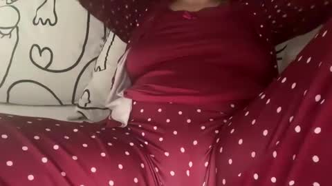 Snapshot of ella_diaz111 chatting on November 2025 12:51:01 PM Ella online show from November 2025 12:51:01 PM