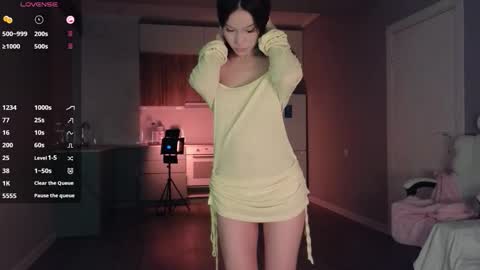 Snapshot of ella_lee15 chatting on September 2025 02:25:01 AM Lee online show from September 2025 02:25:01 AM