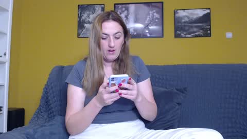 Ella  Max online show from February 2025 06:22:02 AM