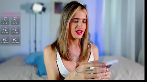 Snapshot of ella_mon chatting on September 2025 09:09:02 PM ella_mon online show from September 2025 09:09:02 PM