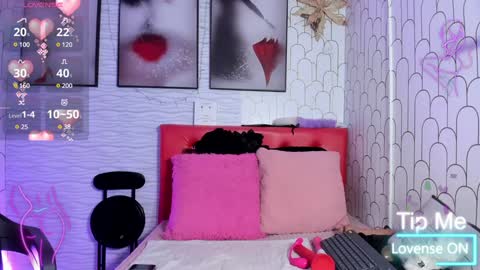 Snapshot of ella_rouse1 chatting on January 2025 11:59:01 AM ella rouse online show from January 2025 11:59:01 AM