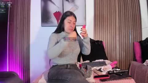 Snapshot of ella_rouse1 chatting on September 2025 11:55:02 AM ella rouse online show from September 2025 11:55:02 AM