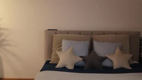 Snapshot of ella_twinkle chatting on February 2025 07:19:02 PM Ella online show from February 2025 07:19:02 PM