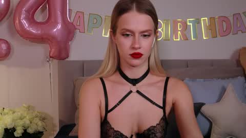 Snapshot of ella_twinkle chatting on March 2025 08:07:02 PM Ella online show from March 2025 08:07:02 PM