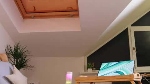 Snapshot of ella_twinkle chatting on March 2025 11:09:02 PM Ella online show from March 2025 11:09:02 PM