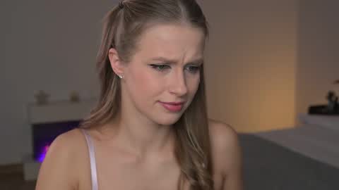 Snapshot of ella_twinkle chatting on February 2026 07:23:02 PM Ella online show from February 2026 07:23:02 PM