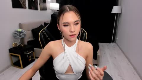 ellacurtis online show from February 2026 06:26:01 AM