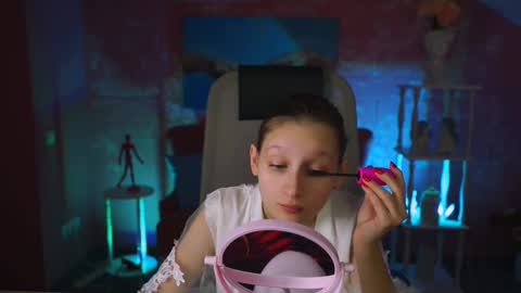 Ella online show from February 2025 04:57:02 AM