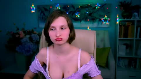 Ella online show from May 2026 05:44:01 PM