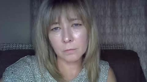 ellajohnsonx online show from September 2025 05:14:01 PM