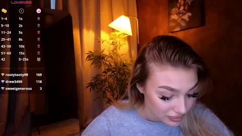 ellamilla online show from January 2025 08:38:02 AM