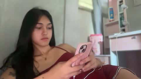 ELLA online show from May 2026 02:06:02 AM