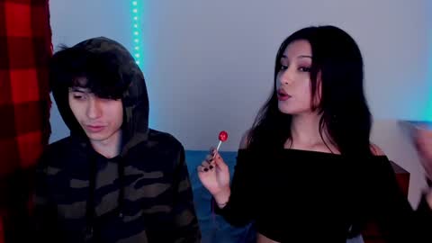 Ella and Cain online show from December 2024 08:33:01 PM