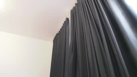 ellasins online show from March 2026 07:15:01 AM