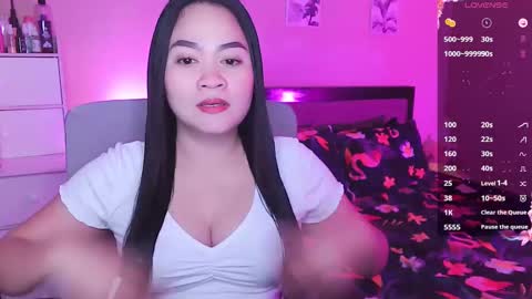 Snapshot of elleelle123 chatting on December 2024 01:07:02 AM Ann online show from December 2024 01:07:02 AM