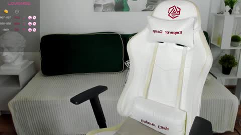 Snapshot of elli_anderson chatting on November 2025 02:25:01 AM elli_anderson online show from November 2025 02:25:01 AM