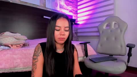 Ellie online show from December 2024 10:40:01 PM