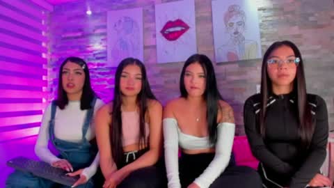 Ellie online show from December 2024 05:00:01 PM