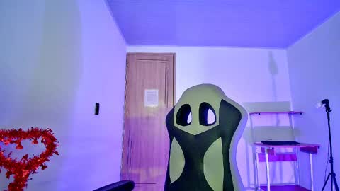 ellie_cute7 online show from May 2026 07:23:02 PM