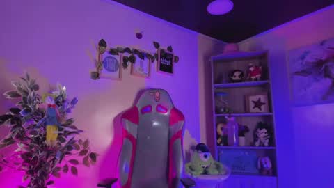 ellie_doll_ online show from July 2026 12:14:02 PM