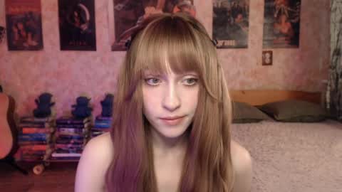 ellie_friendly online show from April 2026 01:52:02 AM