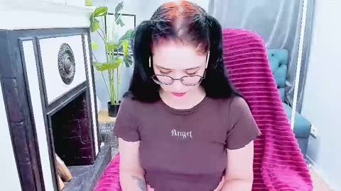 Snapshot of ellie_magic chatting on March 2025 05:38:01 PM ellie_magic online show from March 2025 05:38:01 PM