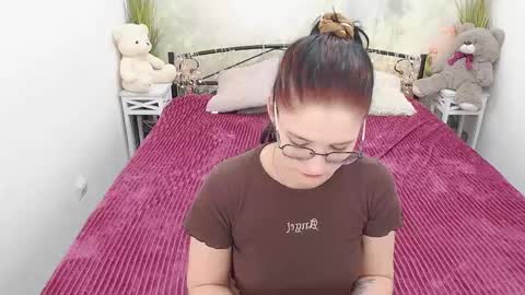 Snapshot of ellie_magic chatting on March 2025 05:22:02 PM ellie_magic online show from March 2025 05:22:02 PM