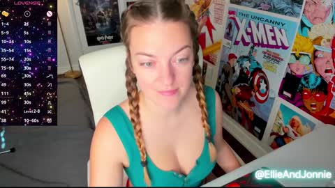 Snapshot of ellieandjonnie chatting on December 2024 03:09:02 PM Ellie Jonnie online show from December 2024 03:09:02 PM