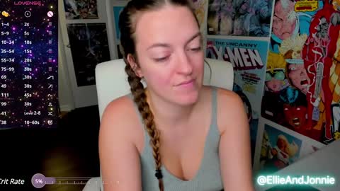 Snapshot of ellieandjonnie chatting on December 2024 07:32:02 PM Ellie Jonnie online show from December 2024 07:32:02 PM