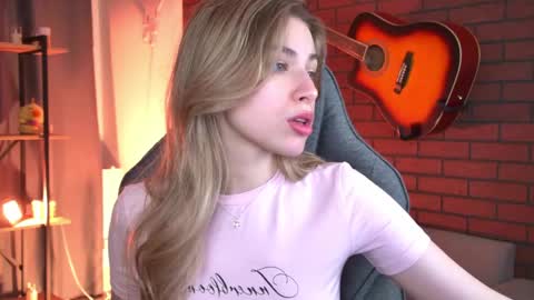 elliecutes online show from May 2026 09:03:02 AM