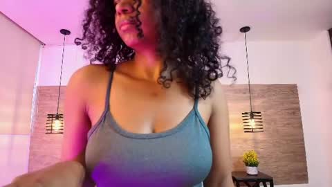 elliee_alves online show from June 2026 01:26:01 PM