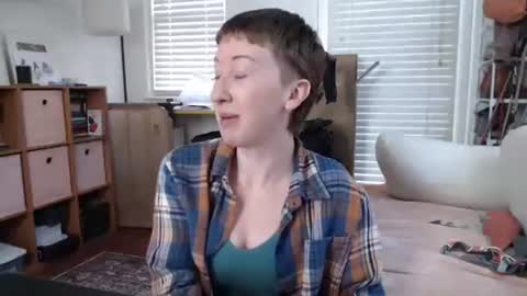 Snapshot of ellierowyn chatting on January 2026 07:51:02 PM Ellie Rowyn online show from January 2026 07:51:02 PM