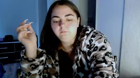 Ellie online show from May 2026 03:47:01 AM