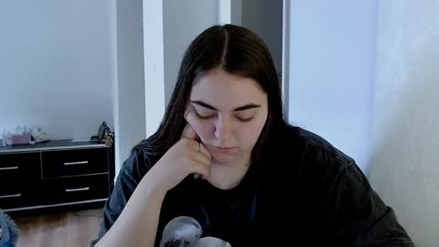 Ellie online show from June 2026 07:36:01 AM